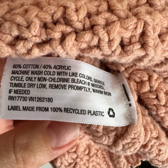 Universal thread women’s small pink waffle knit crewneck pull over sweater - Picture 6 of 10